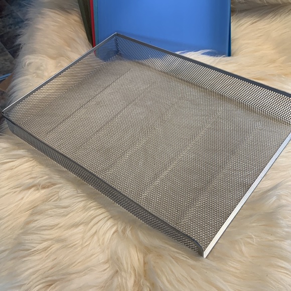 SALE!! Desk tray with folders and clipboard - Picture 3 of 8